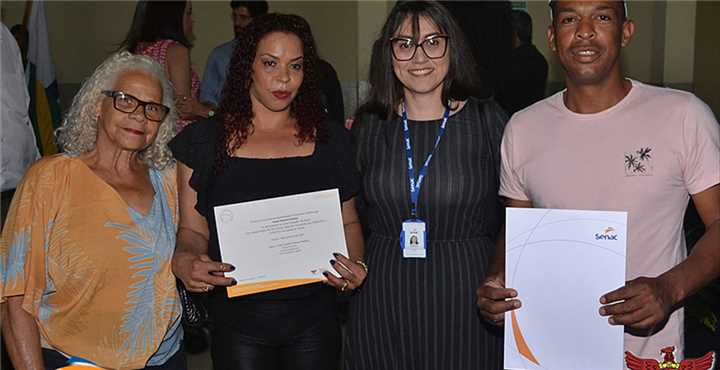 Entrega de Certificados de concluso de Cursos Tcnicos do SENAC promovidos pela Prefeitura de Viosa